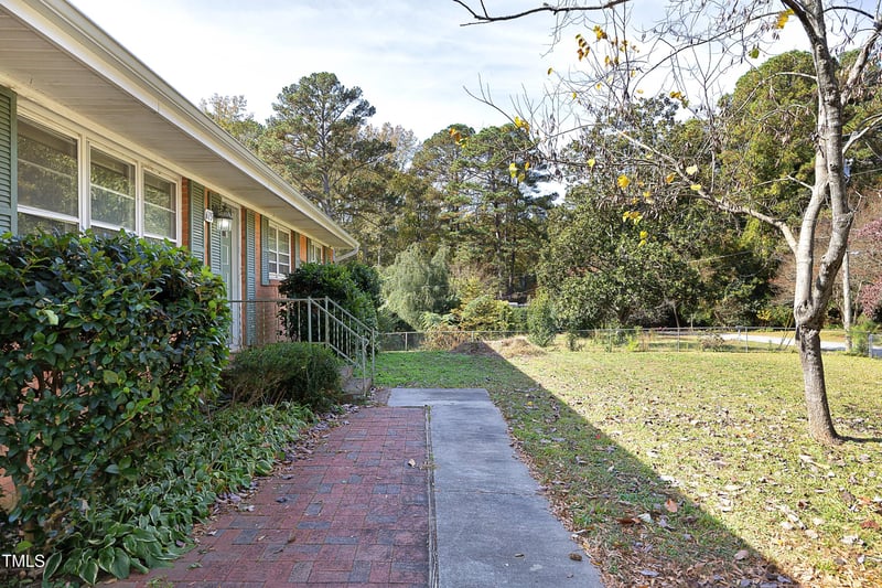 615 Locust Ln, Raleigh, NC 27603