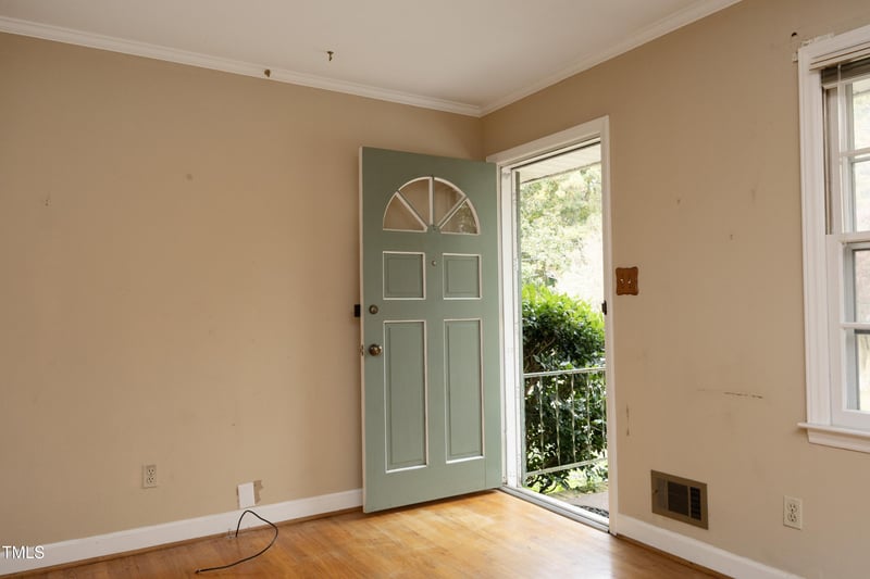 615 Locust Ln, Raleigh, NC 27603