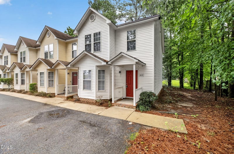 615 Moore St, Clayton, NC 27520