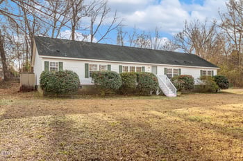 615 Nc 96 , Four Oaks, NC 27524