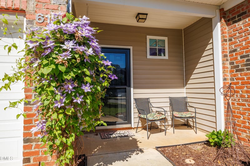 615 Oakfield Trl, Mebane, NC 27302
