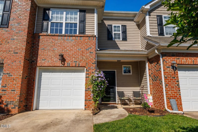 615 Oakfield Trl, Mebane, NC 27302