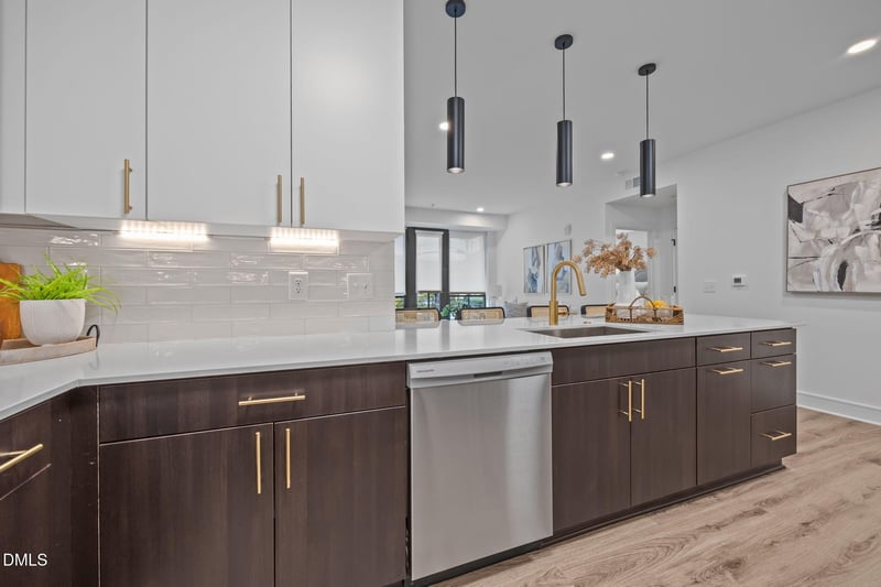 615 Peace St #202, Raleigh, NC 27603