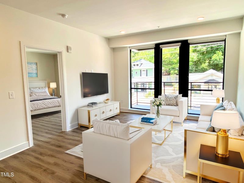 615 Peace St #203, Raleigh, NC 27605