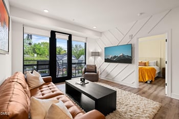 615 Peace St #207, Raleigh, NC 27605