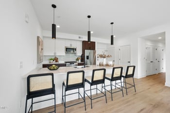 615 Peace St #301, Raleigh, NC 27605