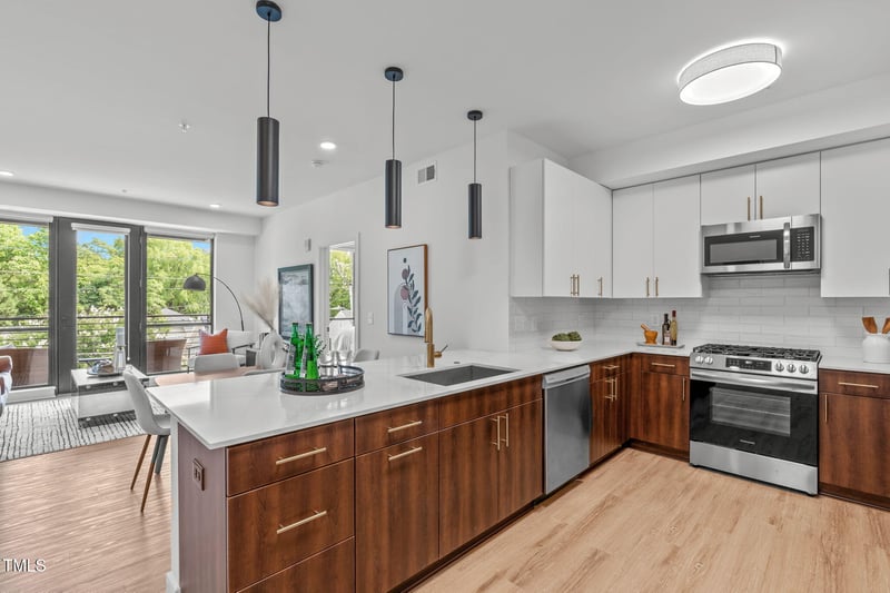 615 Peace St #302, Raleigh, NC 27605