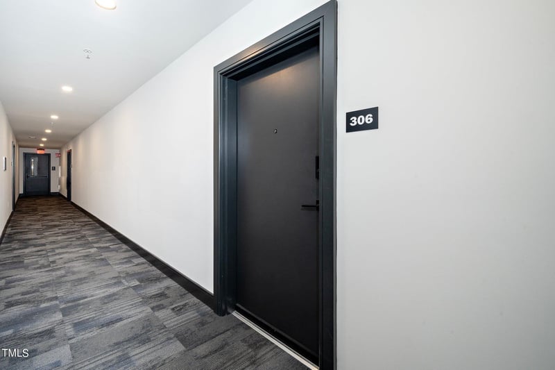 615 Peace St #306, Raleigh, NC 27605