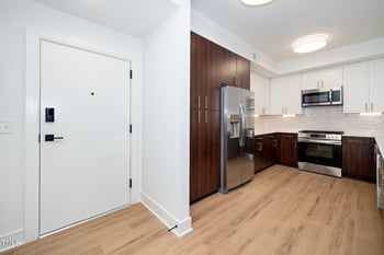 615 Peace St #306, Raleigh, NC 27610