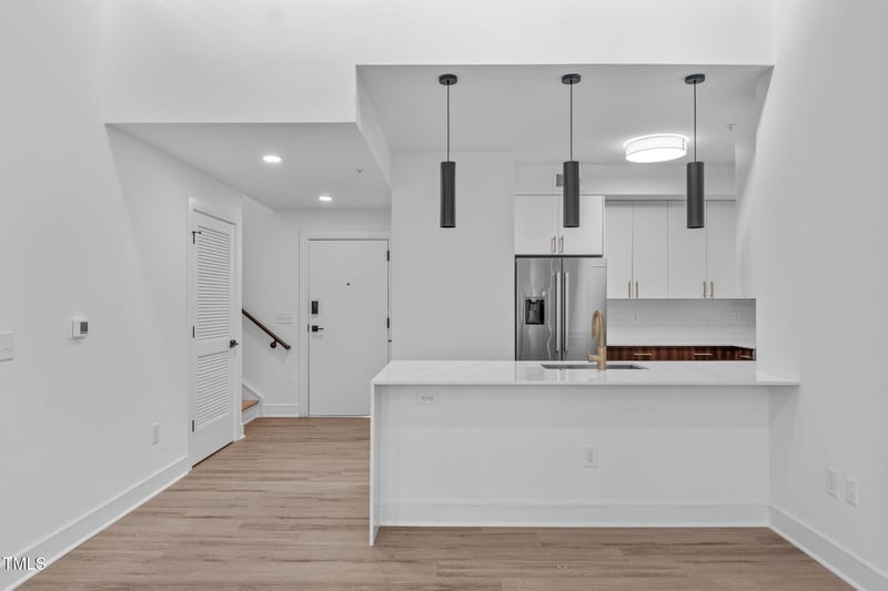 615 Peace St #406, Raleigh, NC 27605