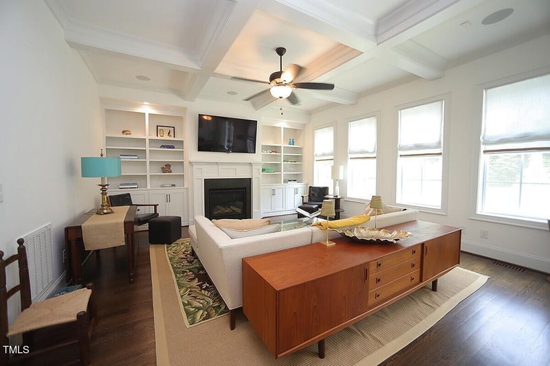 615 Sampson St, Raleigh, NC 27609