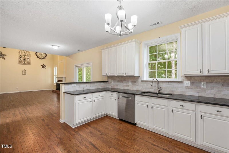 615 Southshore Pw, Durham, NC 27703