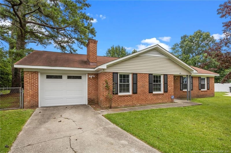 615 Wallingford Ct, Fayetteville, NC 28314