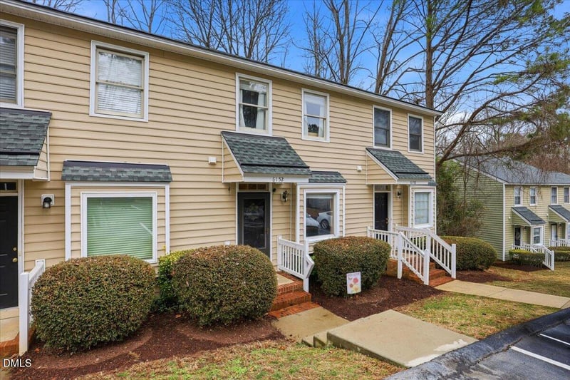 6152 Loch Laural Ln, Raleigh, NC 27613