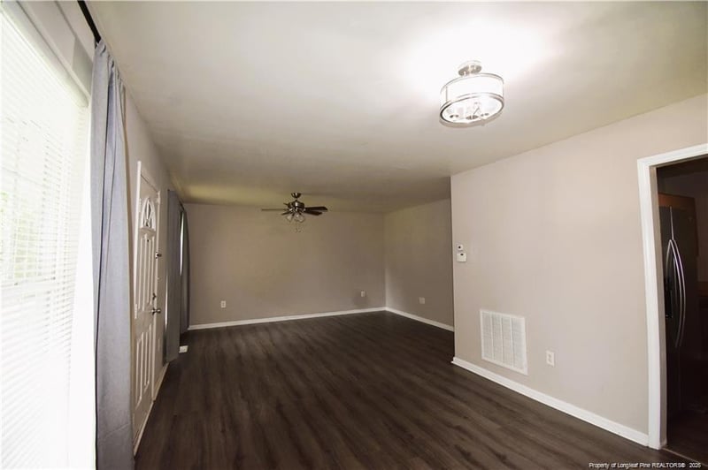 6158 Lonestar Rd, Fayetteville, NC 28303