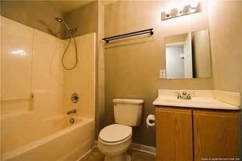 6158 Lonestar Rd, Fayetteville, NC 28303