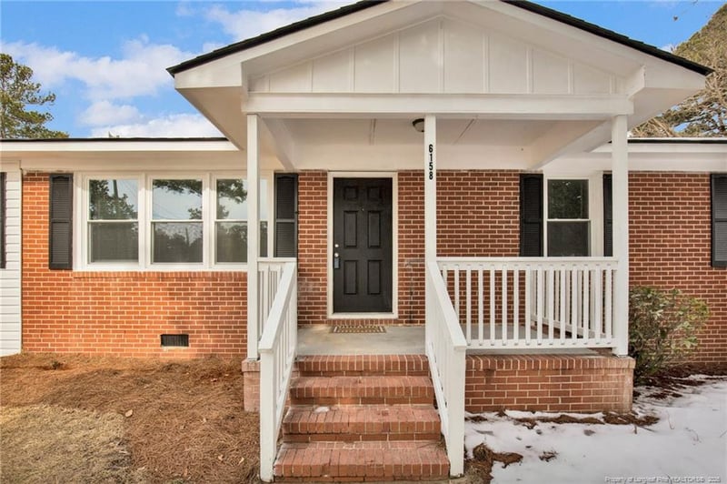 6158 Pine St, Fayetteville, NC 28311