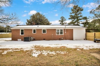 6158 Pine St, Fayetteville, NC 28311