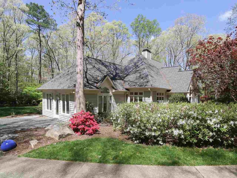 616 Booth Rd, Chapel Hill, NC 27516