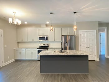 616 Courtland Dr, Sanford, NC 27330