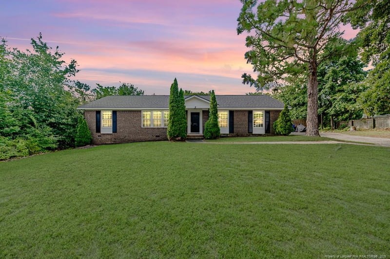 616 Dandridge Dr, Fayetteville, NC 28303