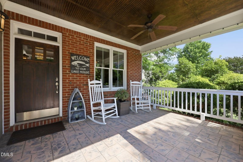 616 Lake Artesia Ln, Fuquay Varina, NC 27526