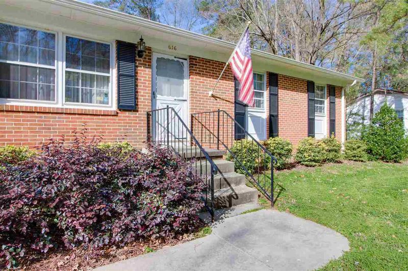 616 Old Farm Rd, Raleigh, NC 27606