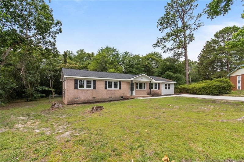 6161 Louise St, Fayetteville, NC 28314
