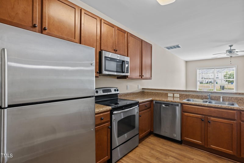 6161 Neuse Wood Dr, Raleigh, NC 27616