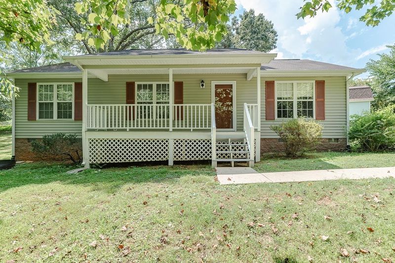 617 12 S Eighth St, Mebane, NC 27302
