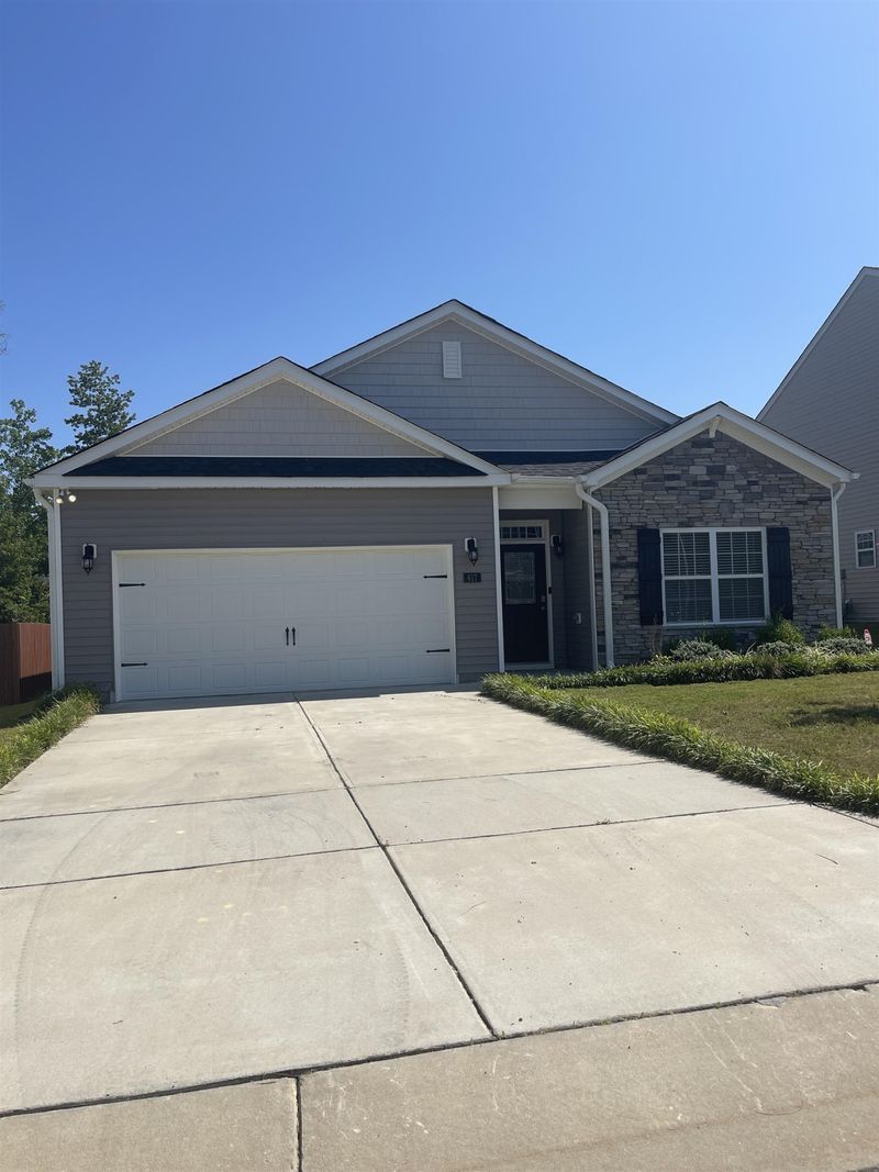 617 Birchhead Dr, Zebulon, NC 27597