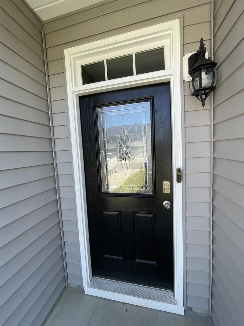 617 Birchhead Dr, Zebulon, NC 27597