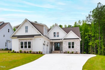 617 Darian Woods Dr, Holly Springs, NC 27540