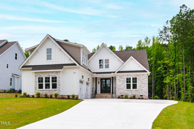617 Darian Woods Dr, Holly Springs, NC 27540
