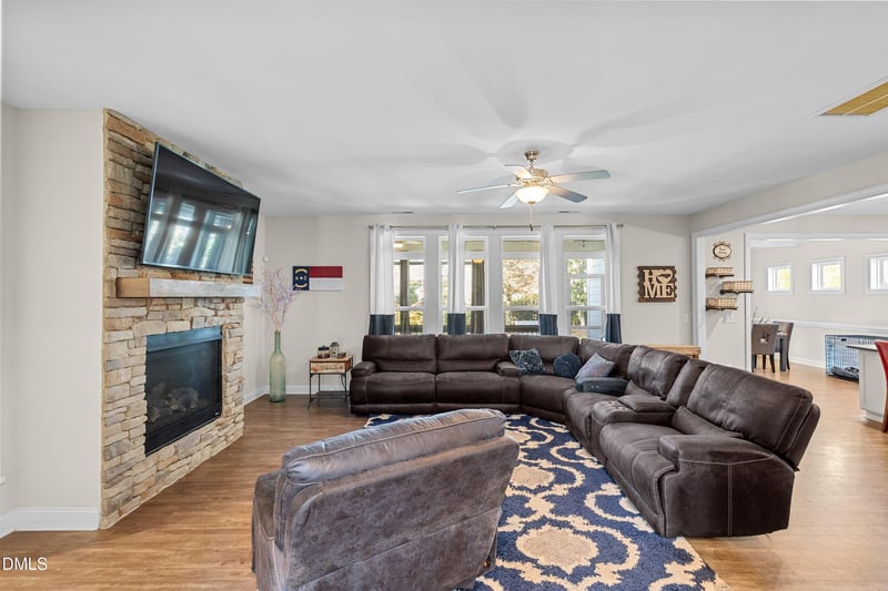 617 Dixon House Ct, Wake Forest, NC 27587