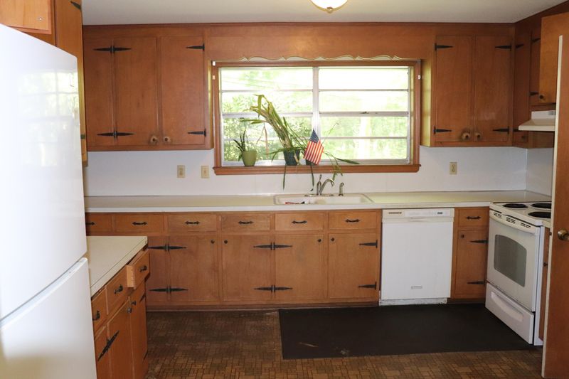 617 Donlee Dr, Durham, NC 27712