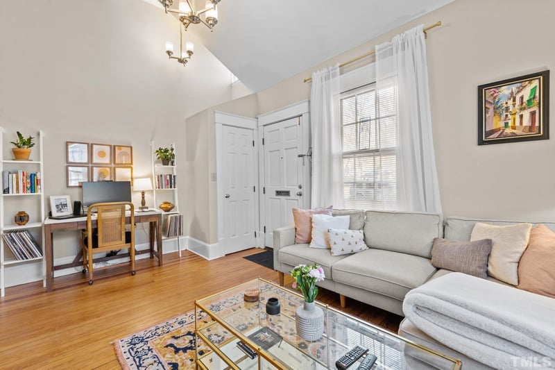 617 Hinsdale St, Raleigh, NC 27605
