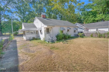 617 Monroe Dr, Raleigh, NC 27604