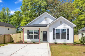 617 Ray St, Selma, NC 27576