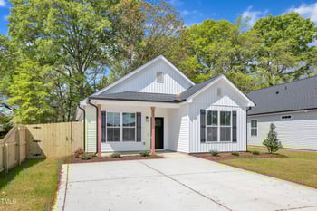 617 Ray St, Selma, NC 27576