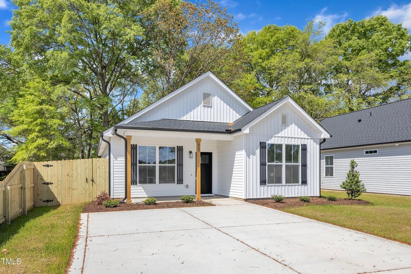 617 Ray St, Selma, NC 27576