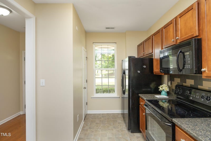 617 Woodson Dr, Clayton, NC 27527