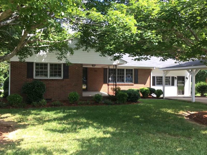 618 10th Ave, Roxboro, NC 27573