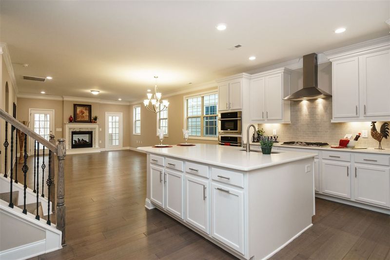 618 Angelica Cir, Cary, NC 27518