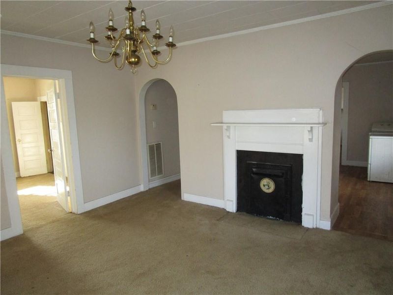618 Apple St, Burlington, NC 27217