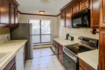618 Applecross Dr, Cary, NC 27511