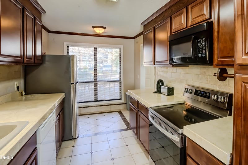 618 Applecross Dr, Cary, NC 27511