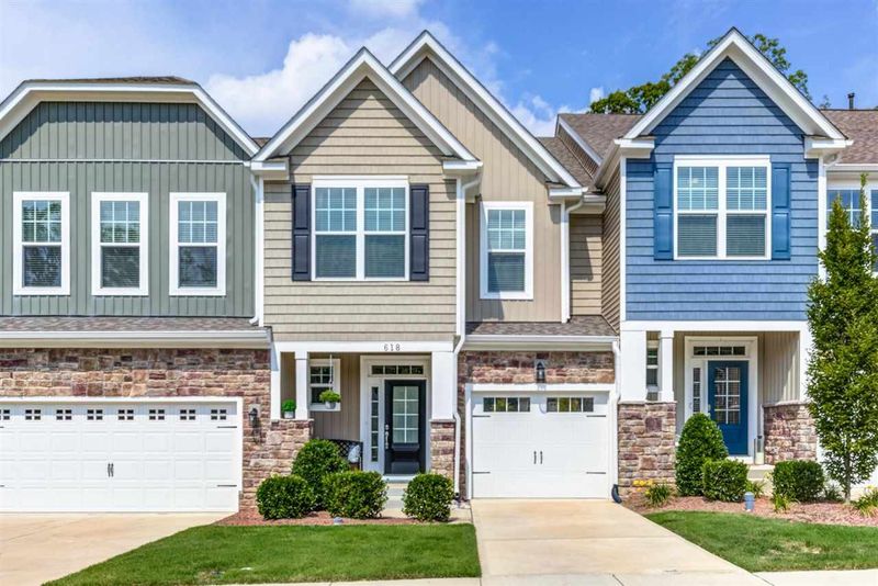 618 Chronicle Dr, Cary, NC 27513