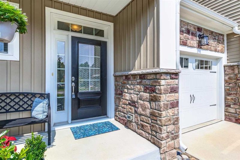618 Chronicle Dr, Cary, NC 27513