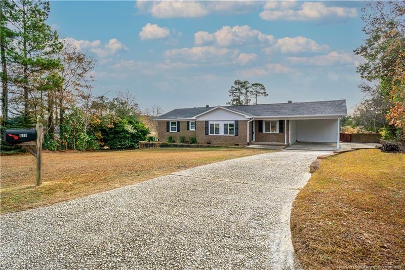618 Dandridge Dr, Fayetteville, NC 28303